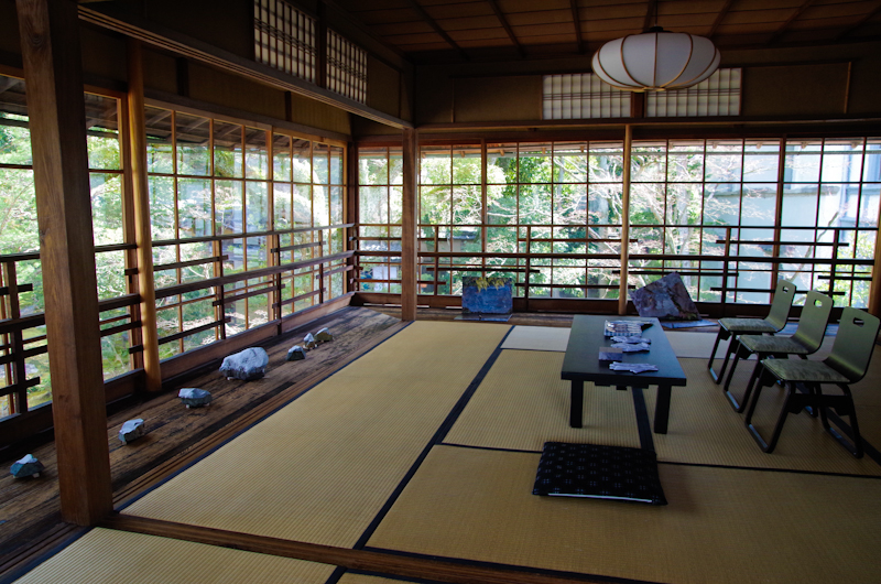 無鄰菴母屋２階の展示風景
