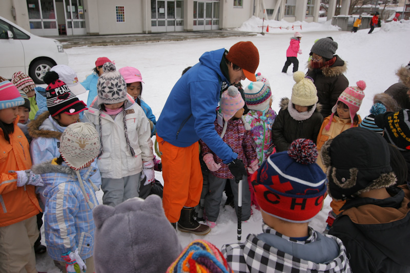 2013年おとどけアート　転校生はアーティスト」札幌市立もみじの森小学校（札幌）おとどけアート実行委員会主催