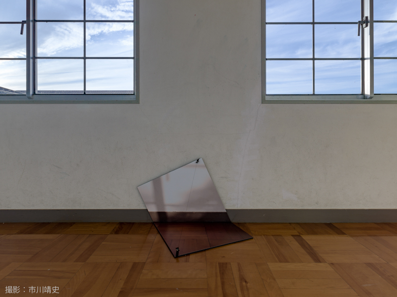 隅の風景470mm(w)×780mm(h)×450mm(d)　写真