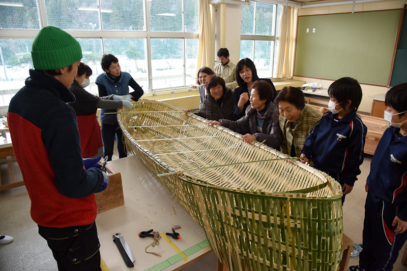地元地域の方々にも制作状況を公開。